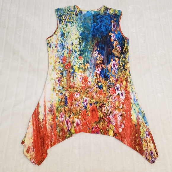 BOGO Free🦋 Lily by Firmiana Long Floral Asymmetrical Hemline Top - Picture 12 of 13